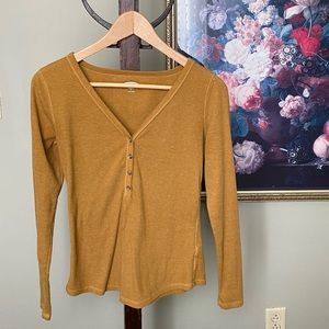 Old Navy Ribbed Henley